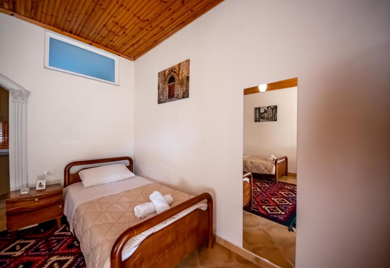 Guest House Garden Gjirokaster Exterior photo